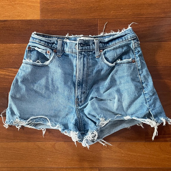 Abercrombie & Fitch Pants - Abercrombie Women Curve Love High Rise Cutoff Short, Dad fit - Size 26
